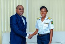 Simone Adjoto Kéké est la première femme capitaine de la marine marchande du Togo. Cette dernière a été reçue mardi dernier par Kokou Edem Tengue.