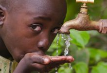 Encore sous le seuil de 50% de desserte en 2014, le Togo a réalisé des avancées notables depuis, dans le domaine de l’accès à l’eau potable