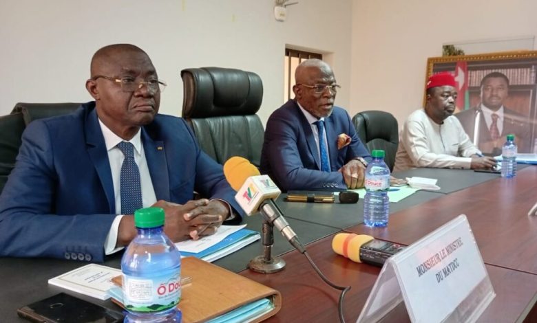 Le Cadre permanent de concertation (CPC) a tenu mardi à Lomé la 16è séance de la 2è session de l’année 2024. Les travaux dirigés par le président ce cadre d'échanges entre les acteurs politiques, Me Mouhamed Tchassona-Traoré ont porté sur les discussions relatives à l’amélioration du cadre électoral dans la perspective de l’organisation et la tenue prochaine des élections sénatoriales attendues au Togo.