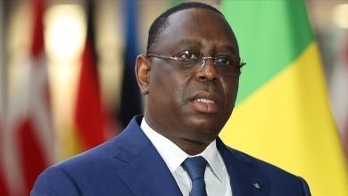 Macky Sall continue d’exercer une influence notable sur son parti l’Alliance pour la République (APR). Depuis l’étranger, l’ancien président sénégalais  a procédé vendredi à la nomination de Awa Gueye au poste de présidente nationale des femmes. La décision a été communiquée lors d’une conférence de presse.